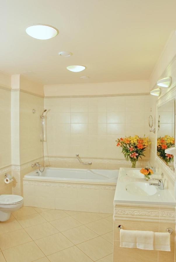 Interhotel Central Karlovy Vary Dış mekan fotoğraf