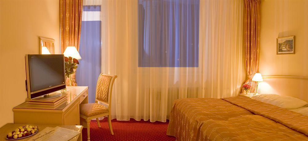 Interhotel Central Karlovy Vary Dış mekan fotoğraf