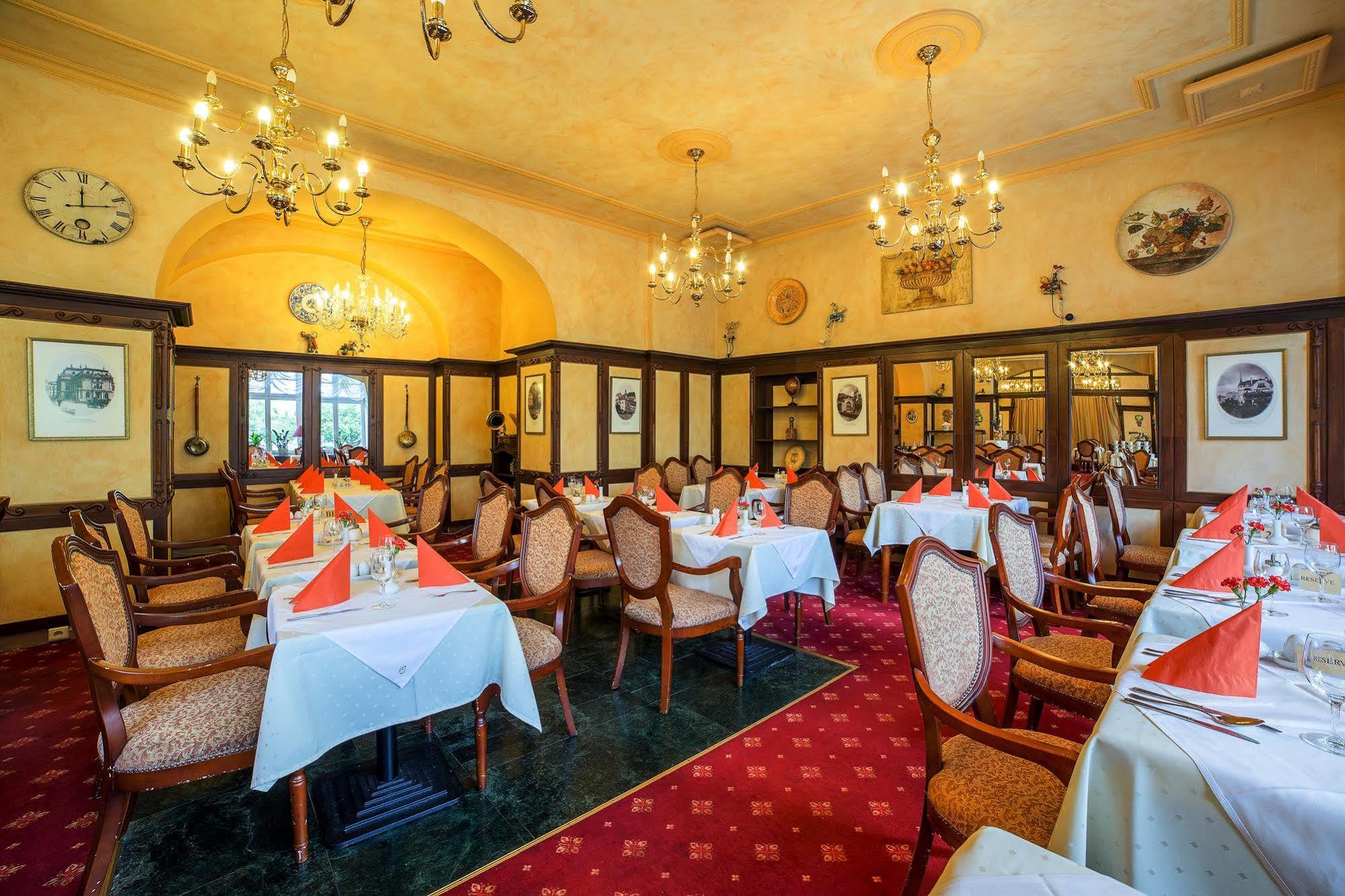 Interhotel Central Karlovy Vary Dış mekan fotoğraf