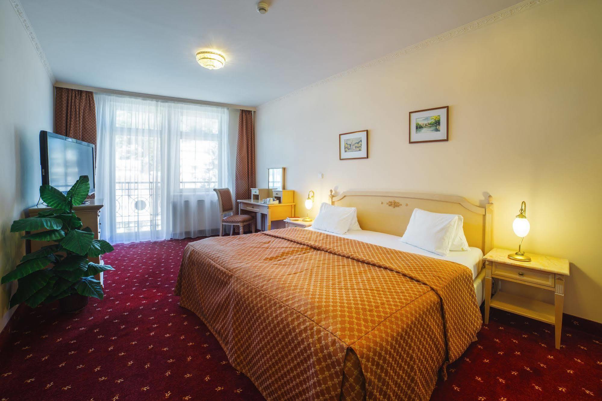 Interhotel Central Karlovy Vary Dış mekan fotoğraf